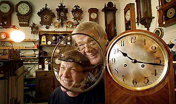 antique clock technicians in perth